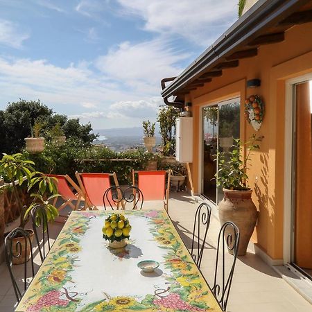 Le Terrazze Del Teatro Greco Villa Taormina Exteriör bild