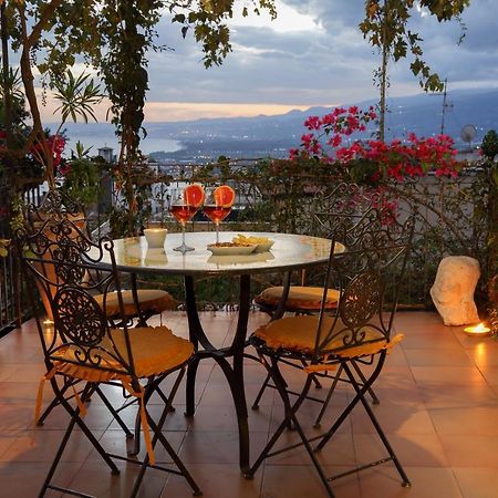 Le Terrazze Del Teatro Greco Villa Taormina Exteriör bild