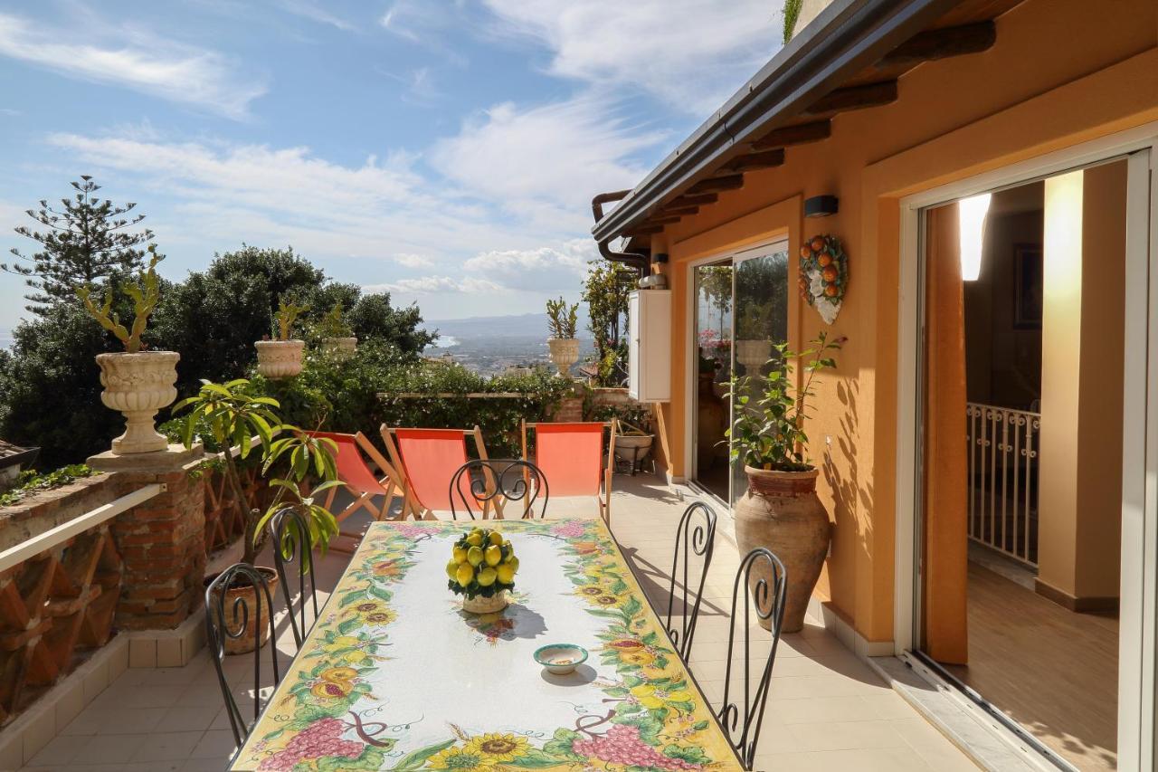 Le Terrazze Del Teatro Greco Villa Taormina Exteriör bild
