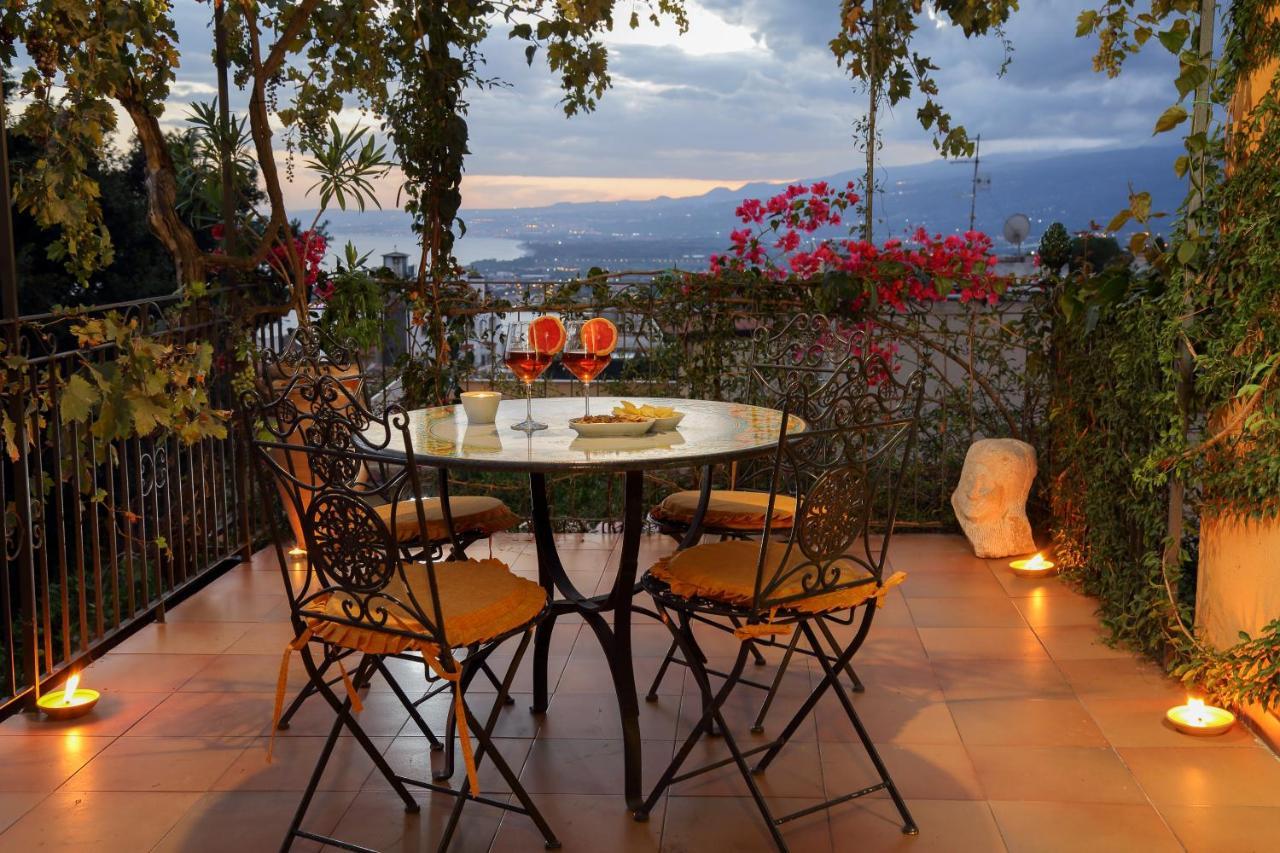 Le Terrazze Del Teatro Greco Villa Taormina Exteriör bild