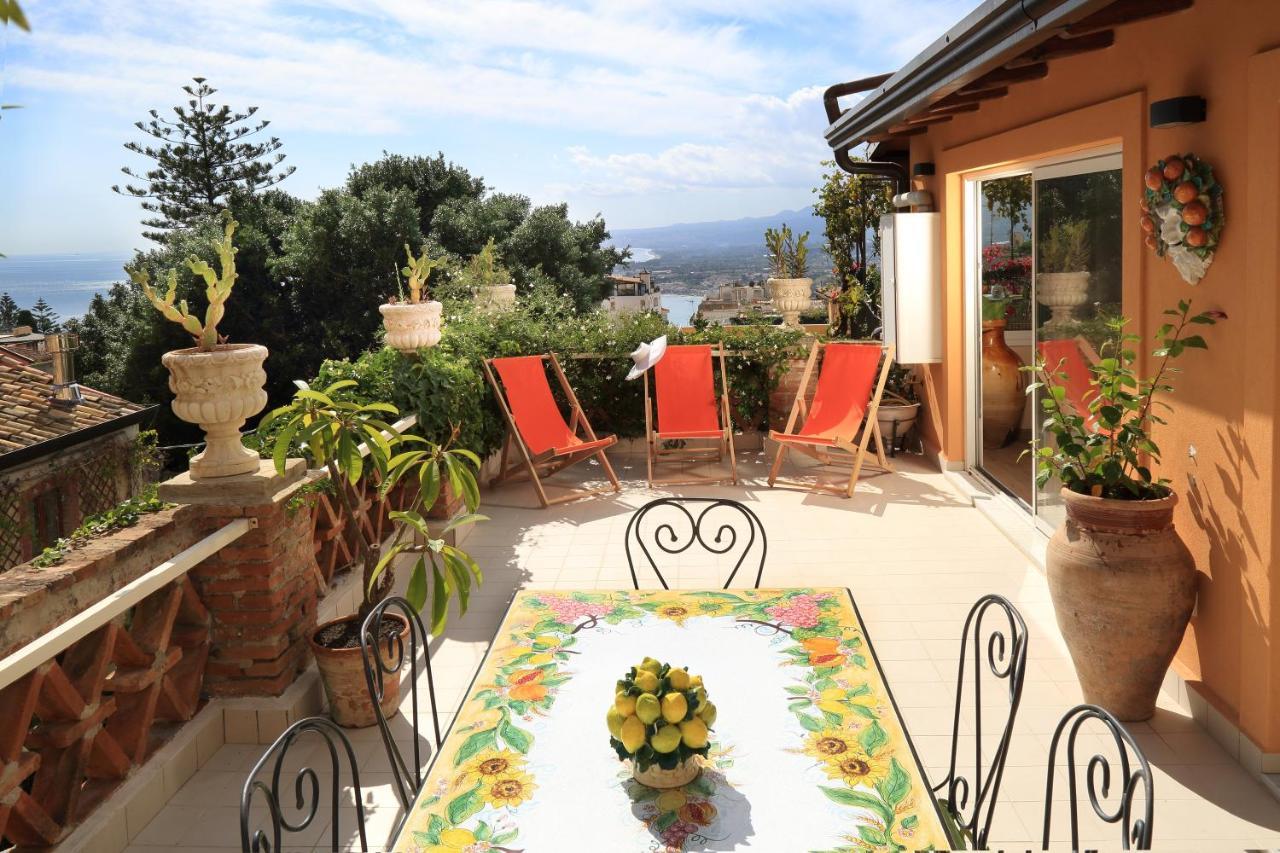 Le Terrazze Del Teatro Greco Villa Taormina Exteriör bild