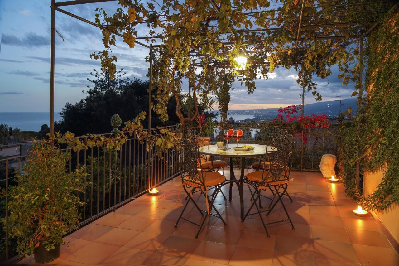 Le Terrazze Del Teatro Greco Villa Taormina Exteriör bild
